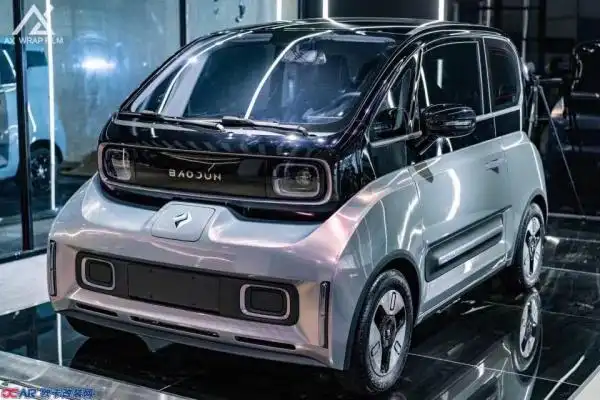 石家庄汽车改色贴膜宝骏e300贴ax星空灰改色膜