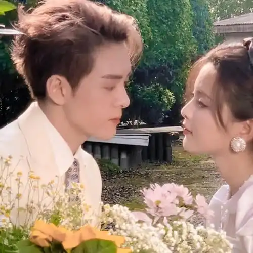 曾舜晞&杨超越 (这个男生应该是曾舜晞吧 有点脸盲tt