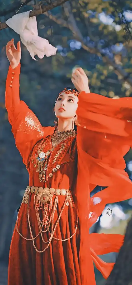 《东宫》|彭小苒·小枫·修图 壁纸 高清红衣服真的无论看多少眼都