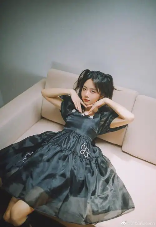 谭松韵微博写真图片集