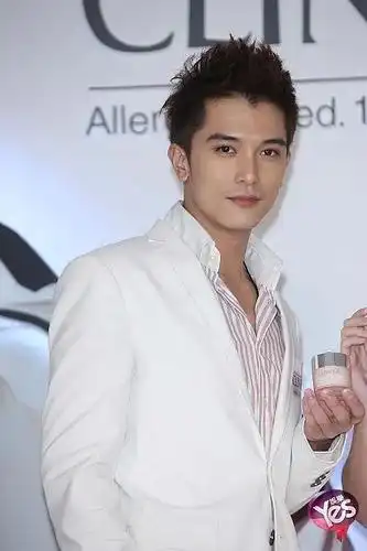 【白羊|邱泽】他眼睛还会笑哎_哔哩哔哩 (゜-゜)つロ 干杯~-bilibili