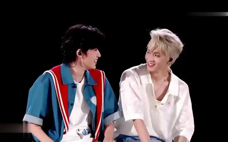 【宋亚轩·刘耀文】《烟花升停在星夜》 | 理想之途演唱会