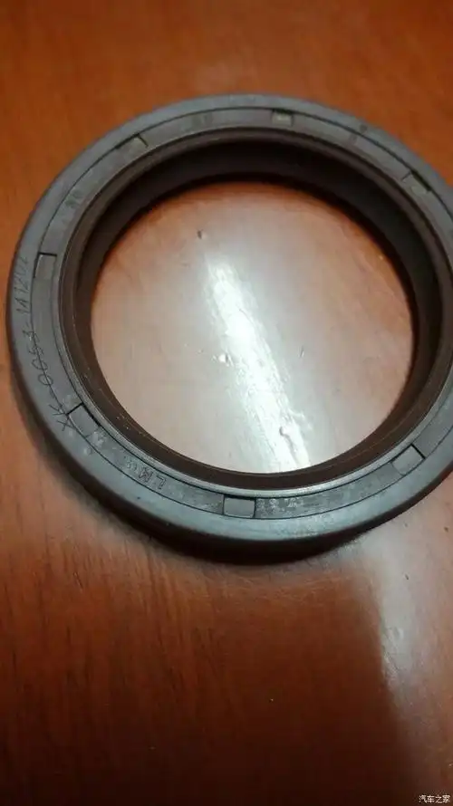 求宏光15的曲轴前油封规格