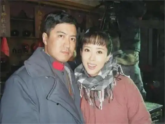 演员许云帆:娶黄志忠前妻何音,与继子处成朋友,婚后至今无儿女