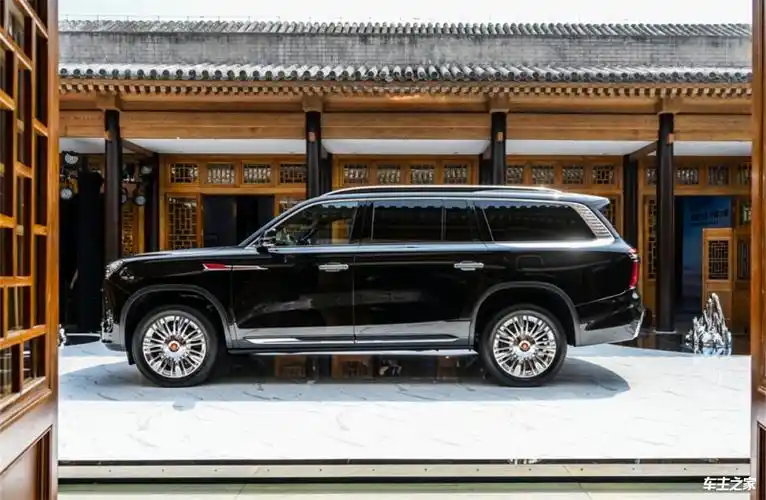 全新红旗hs7上市25万多的豪华suv藏着多少惊喜