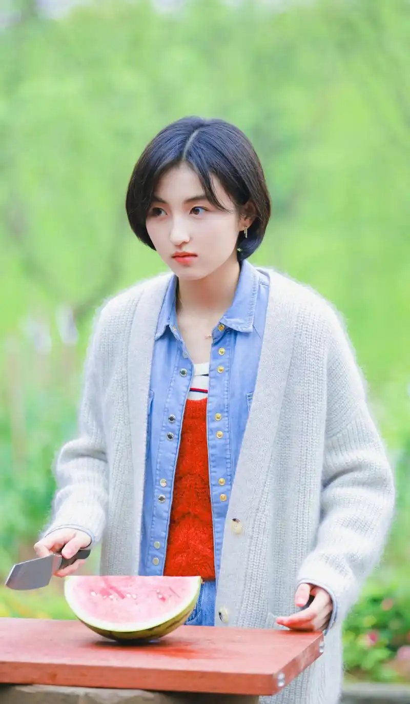 妹妹——张子枫壁纸!