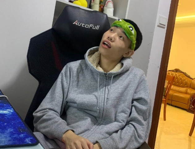 吃鸡主播鲨鱼秘密恋爱?直播间连续三声告白,网友们听傻了