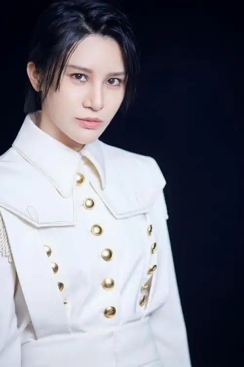 美女明星帅气美女明星尚雯婕高清写真图片热辣美女文章小虾米