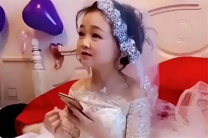 19年成都最美袖珍女结婚32岁模样像10岁婚后生活羡煞旁人