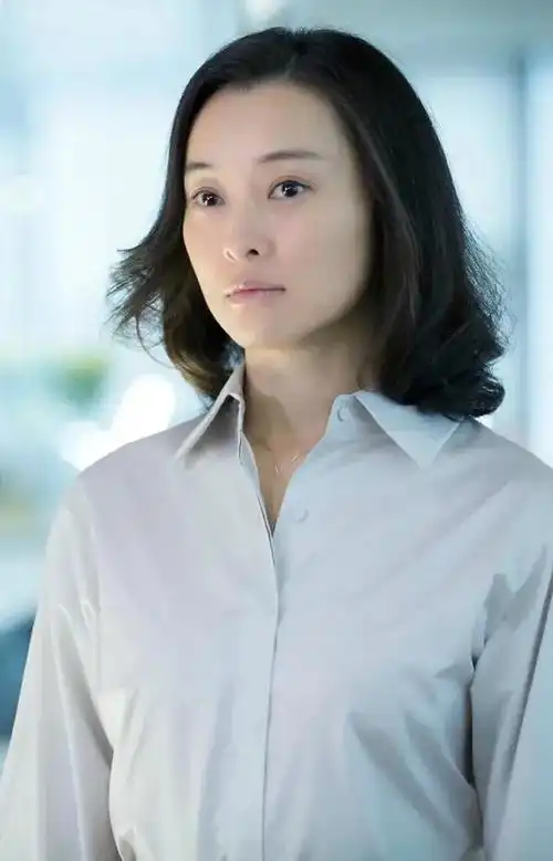 但是只要一提到《我的前半生》中,那个抢了罗子君"老公"的"凌玲".