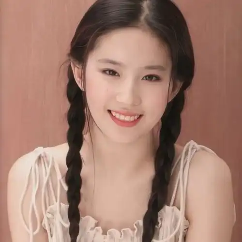 刘亦菲头像:市井氤茶香,玲珑持风骨……小龙女刘亦菲.