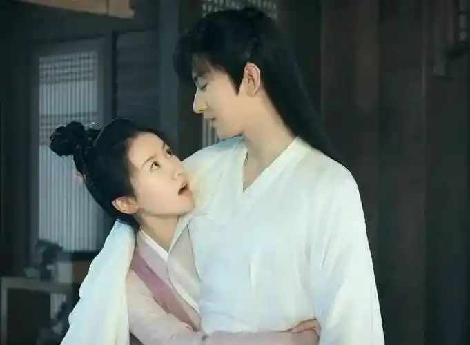 甩"王思聪前女友"标签,成"新一姐"张予曦:人生逆袭靠自己_成毅_合作