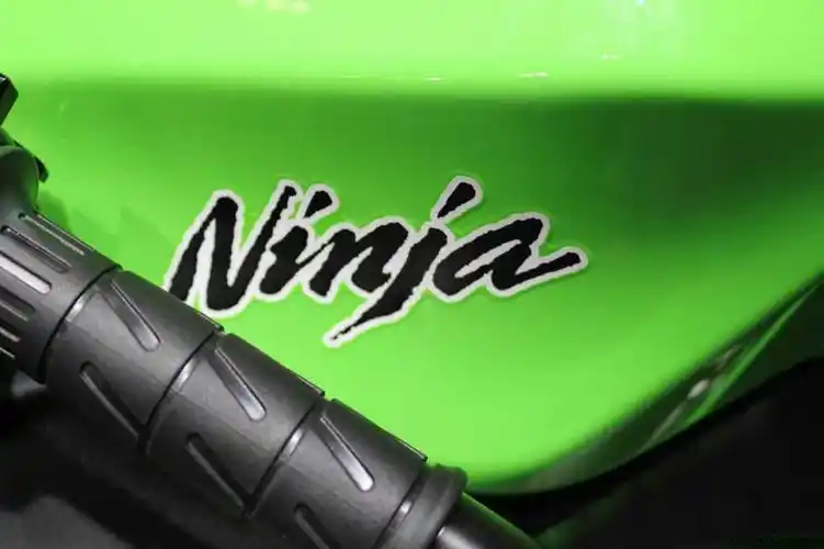 川崎kawasaki摩托车川崎kawasaki小忍者ninja250r2012款报价价格