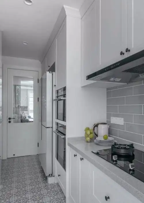 厨房门如何设计?设计师分享这5种做法,上档次省空间还实用!