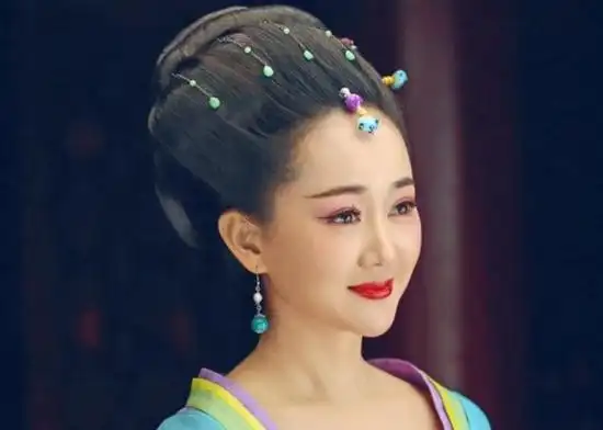 还有一个是在2014年的《武媚娘传奇》里面,张定涵不但扮相惊艳动人