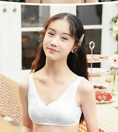 可莉允百伶百俐少女内衣初中学生高中生121314岁15发育期小背心文胸女