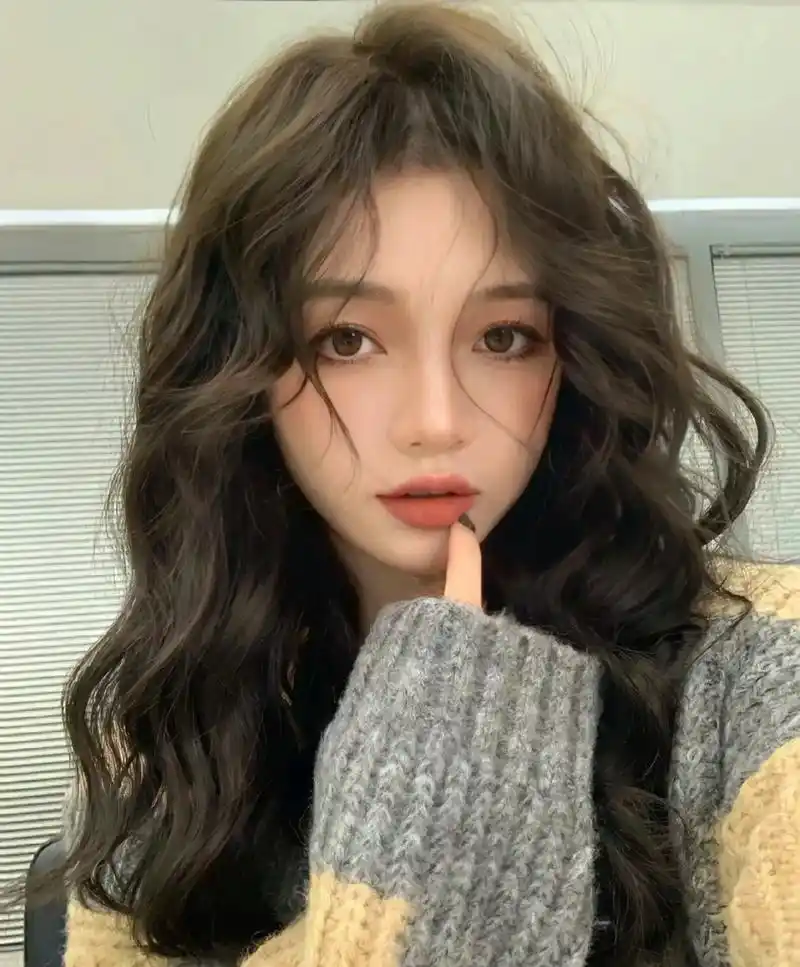 齐肩锁骨法式慵懒烫发