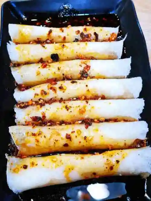 有鸡四川春卷四川春卷图片春卷四川四川春卷儿小春卷凉粉米皮小春卷