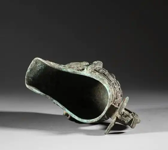 六禾株式会社青铜觥