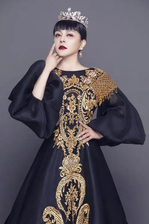 千百惠说,"这是我定居成都后的首场个人演唱会,我自己最近每天都在