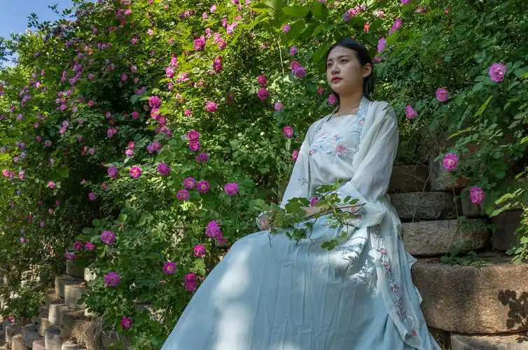 【蔷薇花与美女摄影图片】人像摄影_太平洋电脑网摄影部落