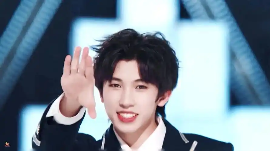 发点林墨的动图来治愈下大家777777