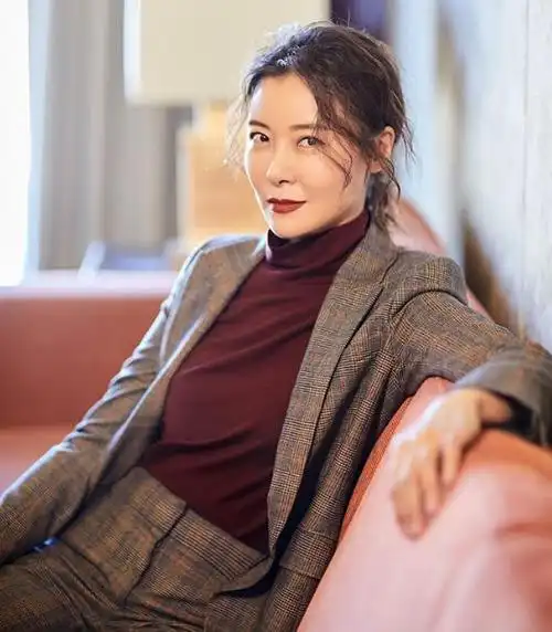 将门之后的柯蓝,如今51岁为何只恋不婚?