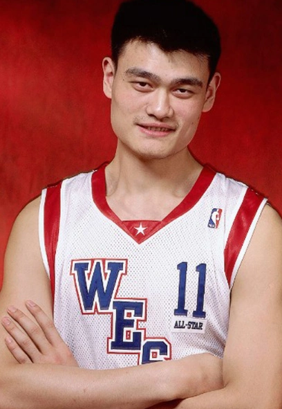 姚明:尊重是靠努力赢得 一年薪水够花一辈子