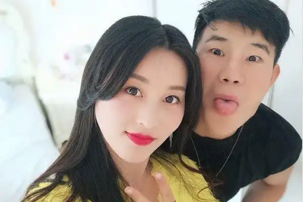 郭珊珊个人资料简介和张少华似乎有什么不浅的关系