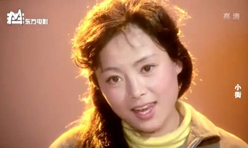 《小街》:郭凯敏喜欢女扮男装的假小子张瑜,唯美隽永,值得一看