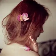 唯美低头头像女生图片低头不语的女生满脸思念