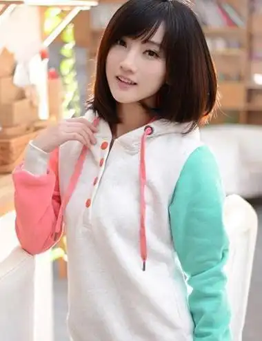 关于初中生发型女生的配图及描述