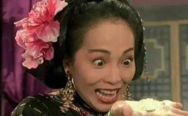 因"多嘴"被雪藏的苑琼丹,玉女扮丑"石榴姐"成"星女郎"爆火