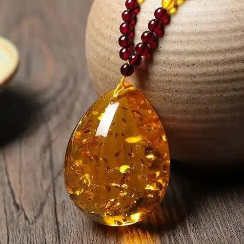 天然花珀吊坠琥珀蜜蜡项链—神秘魔力,保佑爱情永不褪色