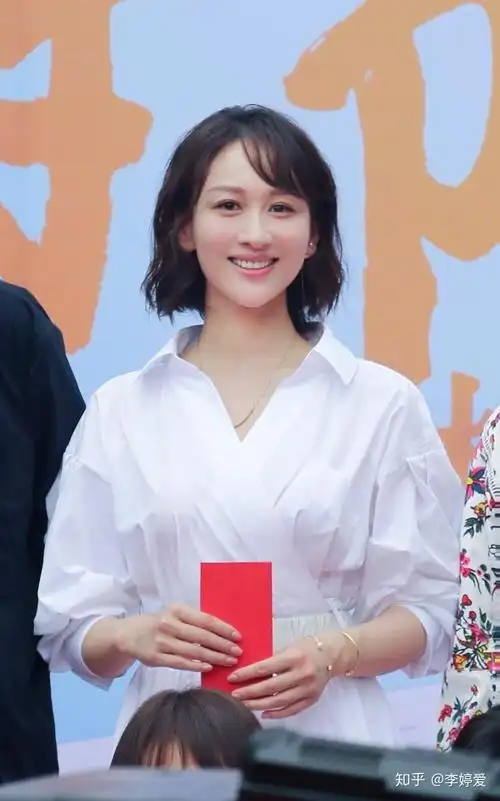 《落花时节》是练练继《大江大河》系列后,三度与正午阳光合作,此次