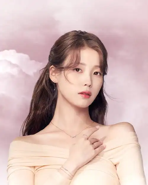 李知恩超话7015#justforiu#  240208 iu李知恩72jestina