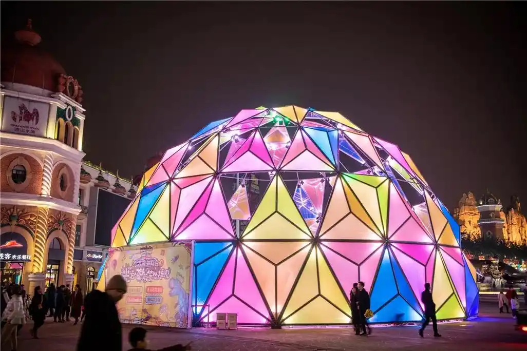 灯光与艺术的奇妙碰撞:文旅夜游中的景区灯光装置艺术魅力揭秘