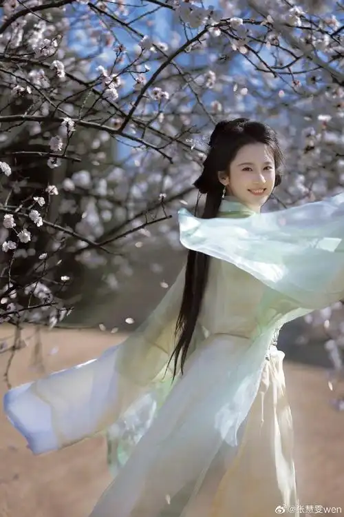 张慧雯古装写真