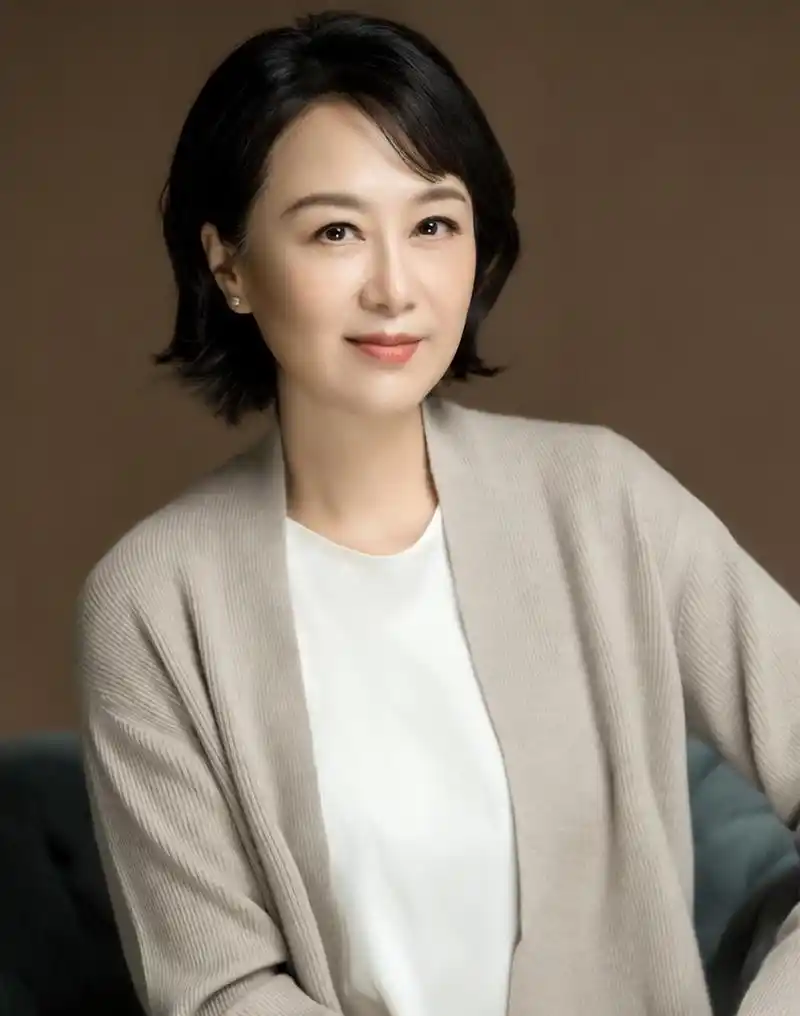 著名演员吴玉芳:嫁"乒乓王子"隐退生两女,恩爱33年,幸福美满