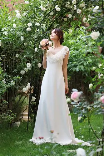 冰山shooya旅拍出门新娘礼服婚礼草坪领轻婚纱婚纱
