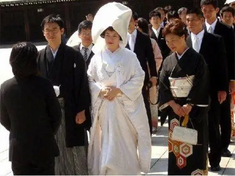 中国丧服,竟在日本成了婚礼喜服!"披麻戴孝"开心的不得了!