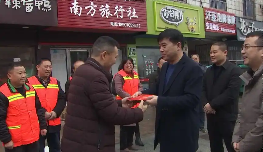 情系一线胡全顺曾文军等县领导为他们送去新年祝福