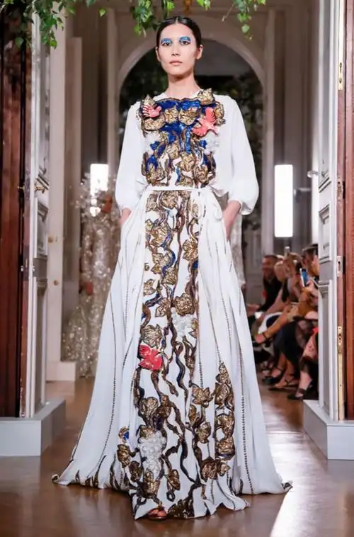 valentino高定女人的每一条裙子都是高贵的艺术品