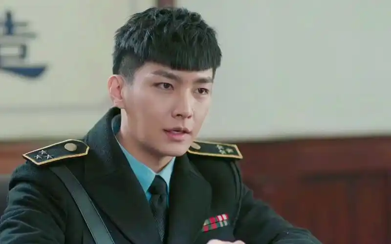 《请赐我一双翅膀》炎亚纶化身侦缉队长