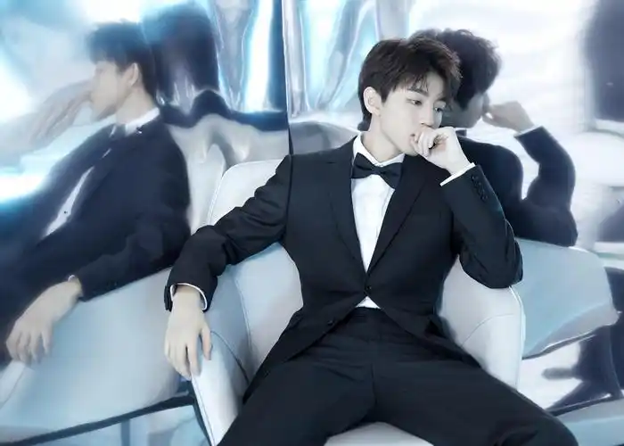 王俊凯黑色经典西装1080x1920分辨率查看