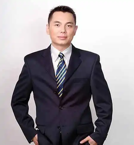 "中华慈善突出贡献人物","2007年最具创新企业家"殊荣  李厚霖简介