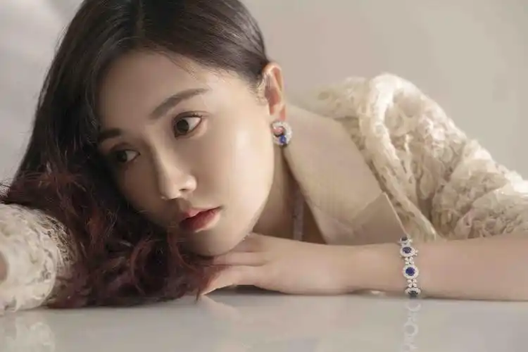 p>刘淼,1981年6月27日出生于北京市,中国内地女演员,主要作品有《 a