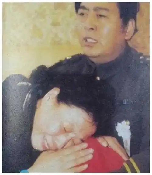 失去父兄,母亲守护独子"香妃"刘丹27岁命短_韩秀云_生活_生命