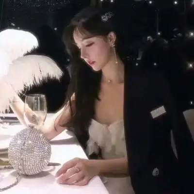 霸气侧脸高冷女头像