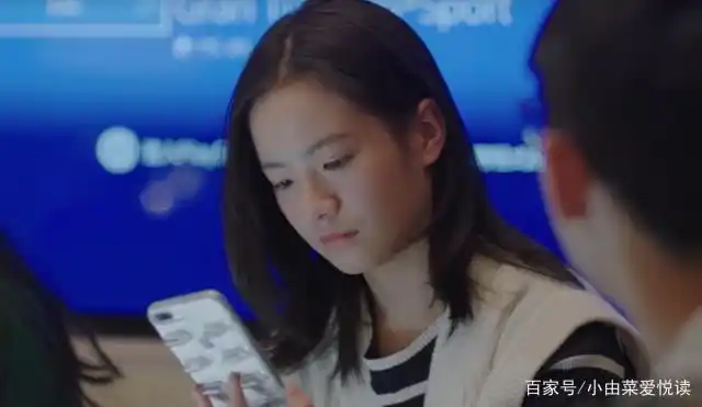 小欢喜:泳池狂欢,英子总是看手机,陶子却哭得让人心疼!